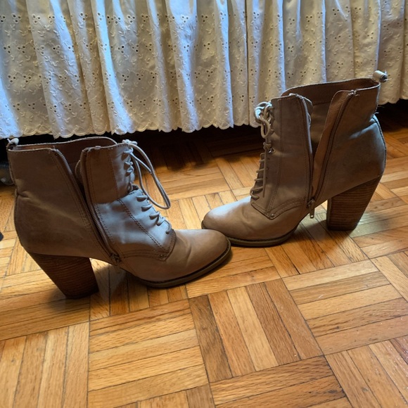 Genuine Leather Aldo Light Tan High Heel Lace Up Boots Ankle Booties Vintage - Picture 7 of 12
